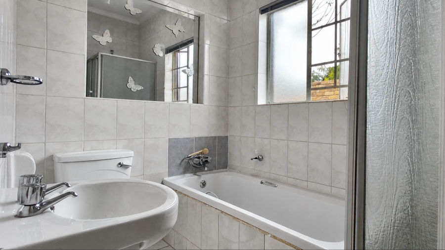 3 Bedroom Property for Sale in Safari Gardens North West